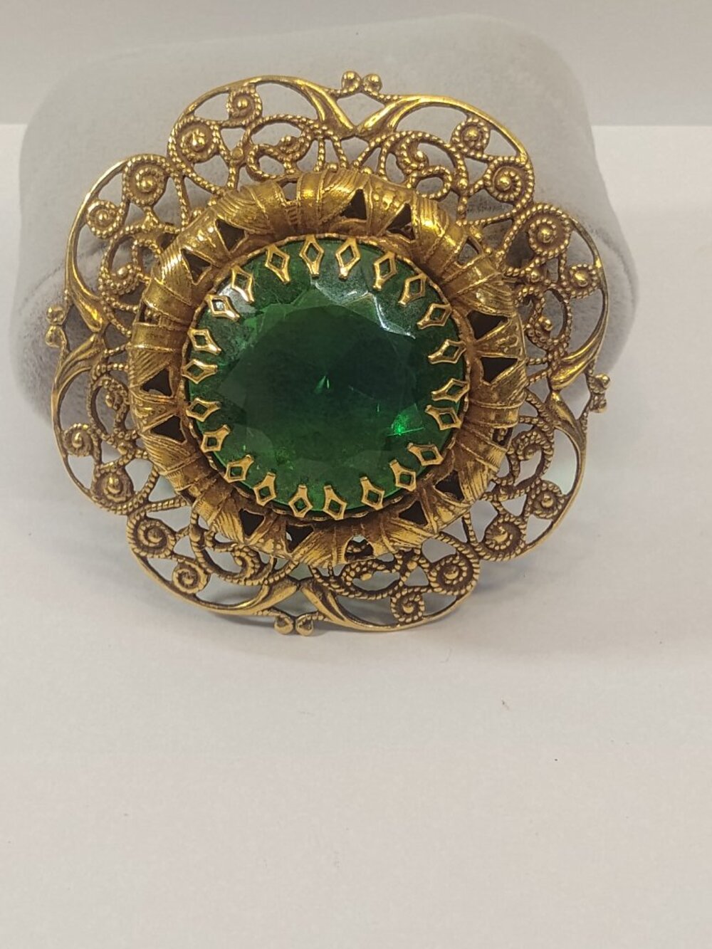 Vintage Brooch Pin Gold tone Large Green Stone Retro Jewelry Victorian Style - Picture 2 of 10